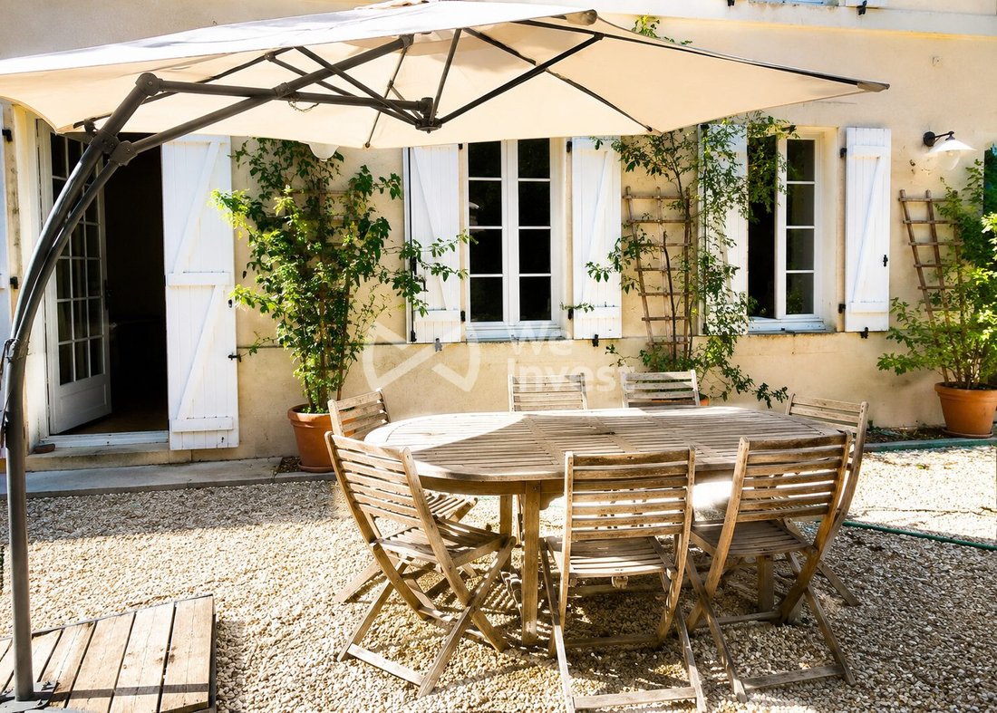House in La Lande-de-Fronsac, Nouvelle-Aquitaine, France 1 - 18348800
