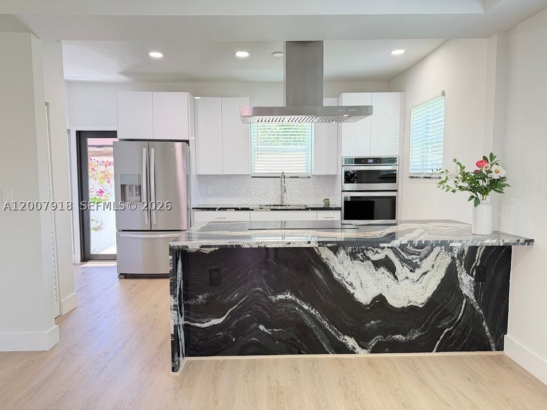 House in Miami, Florida, United States 3 - 17769006
