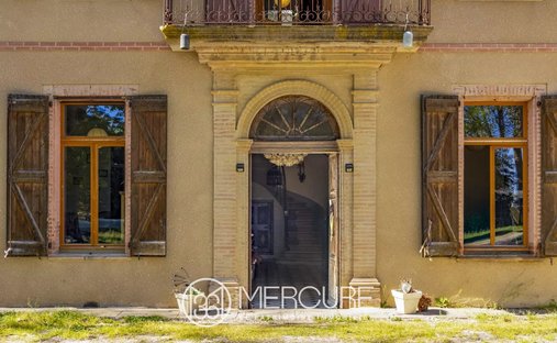 House in Lisle-sur-Tarn, Occitania, France 1