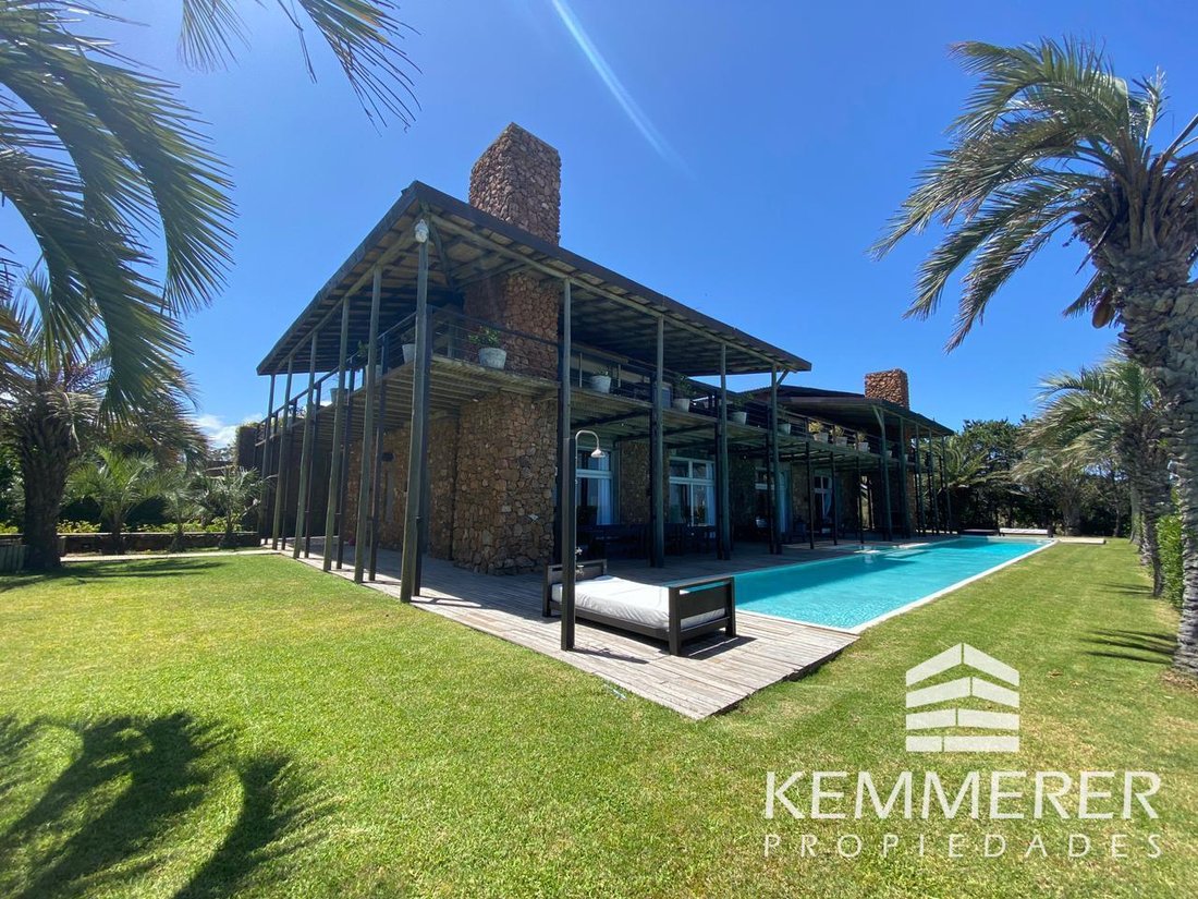 House in Punta del Este, Maldonado Department, Uruguay 4 - 18348071