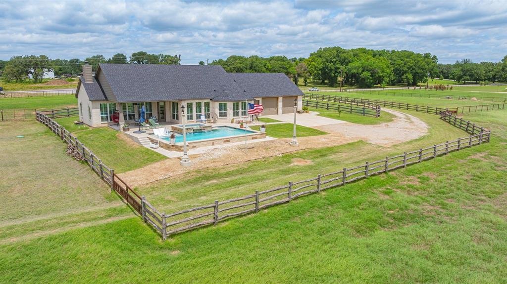Farm Ranch in Weatherford, Texas, United States 4 - 18347213