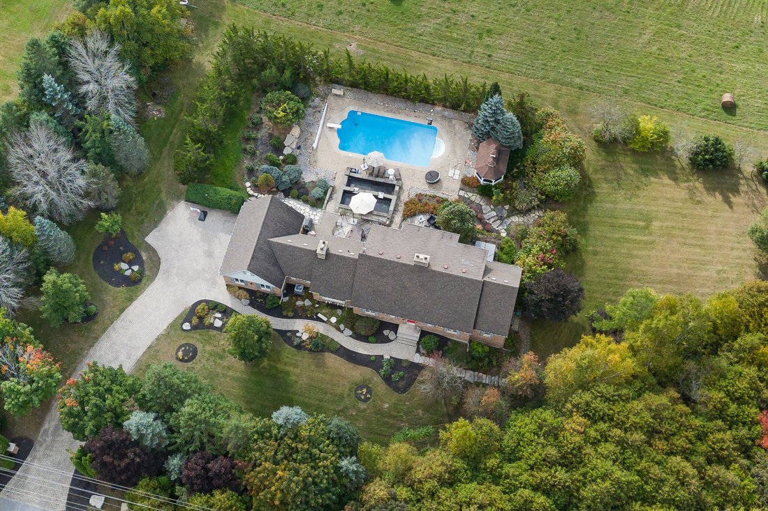 House in Kawartha Lakes, Ontario, Canada 3 - 18348718
