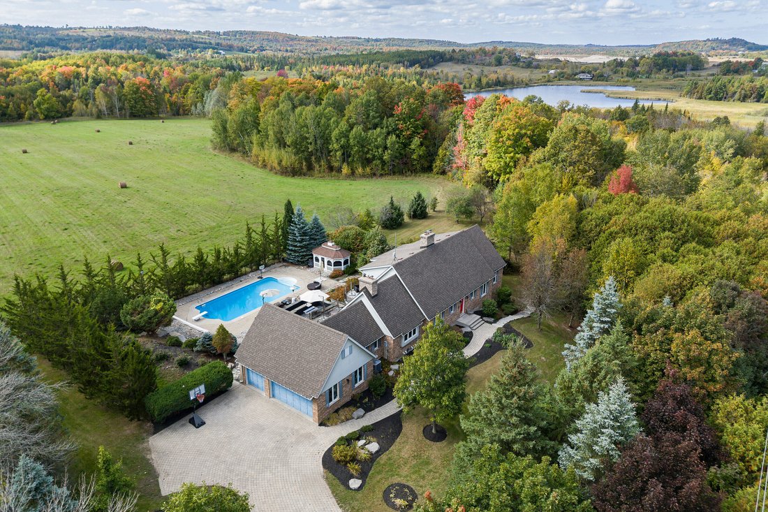 House in Kawartha Lakes, Ontario, Canada 1 - 18348718