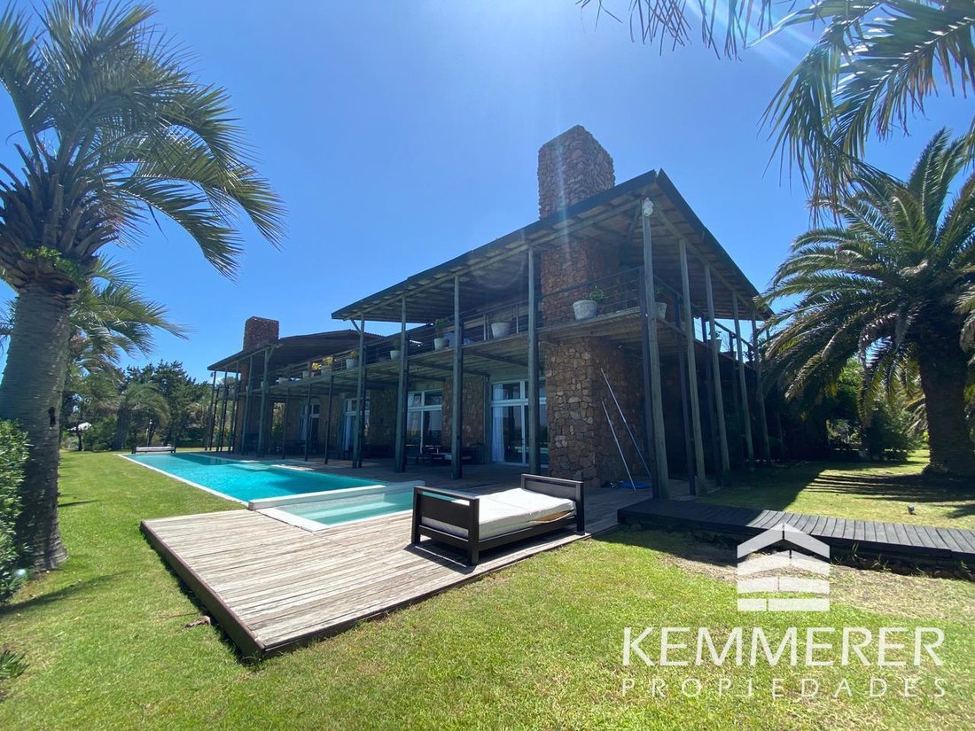 House in Punta del Este, Maldonado Department, Uruguay 5 - 18348071