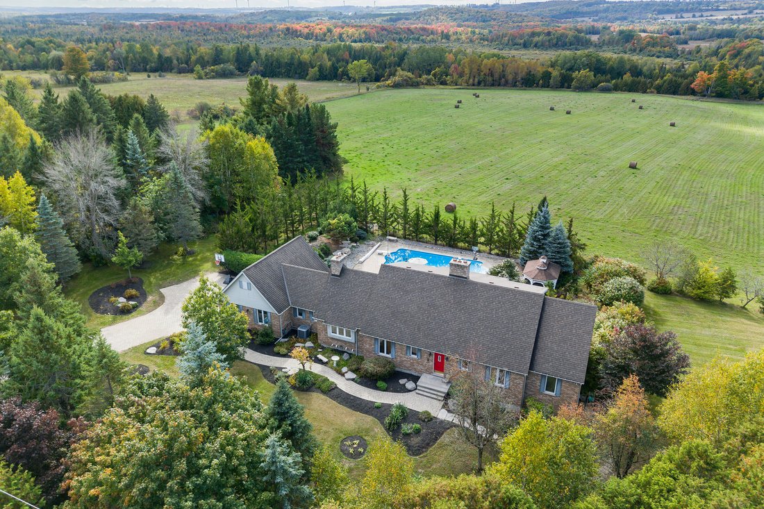 House in Kawartha Lakes, Ontario, Canada 2 - 18348718