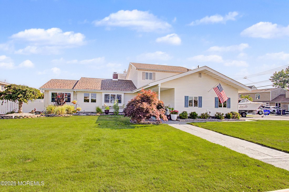 House in Toms River, New Jersey, United States 1 - 18349168