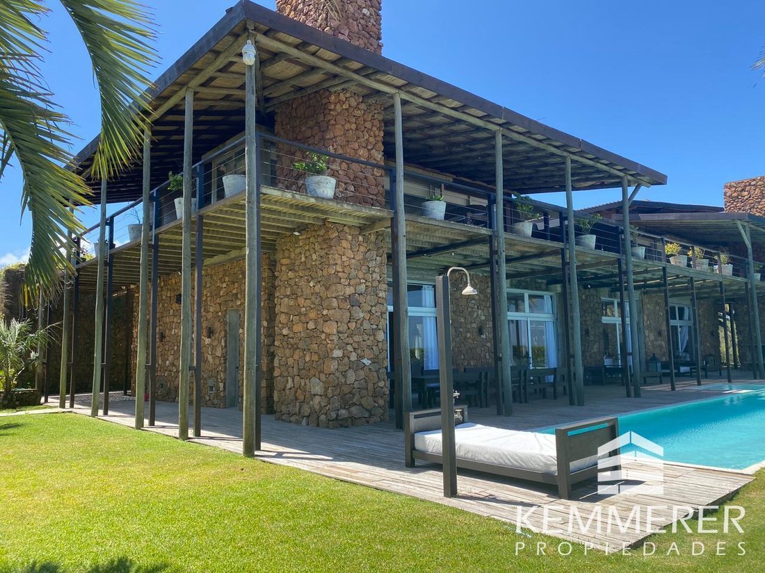 House in Punta del Este, Maldonado Department, Uruguay 2 - 18348071