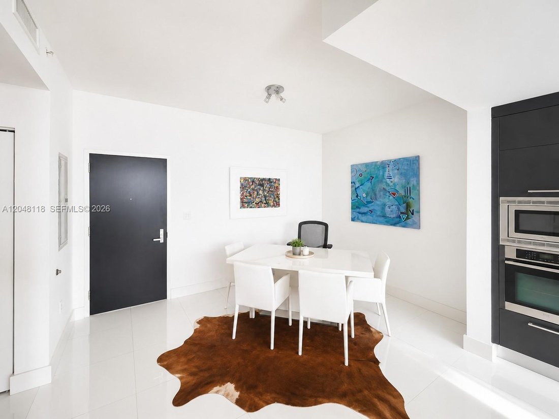 Condo in Miami, Florida, United States 4 - 18345744