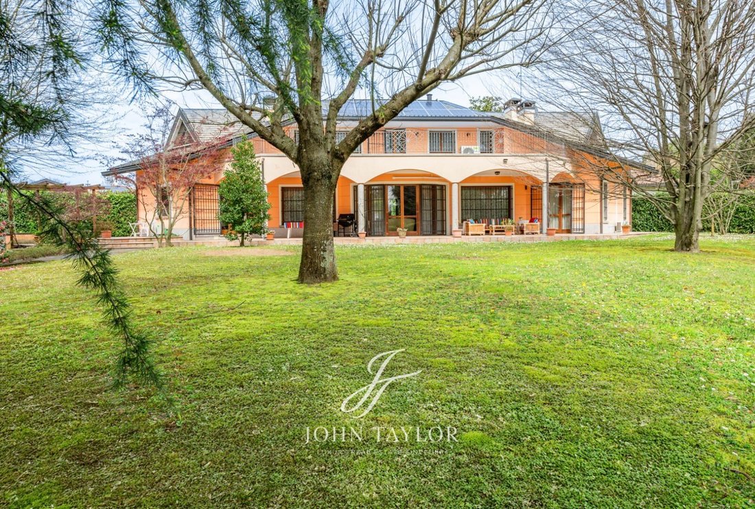 Villa in Carimate, Lombardy, Italy 3 - 18349258