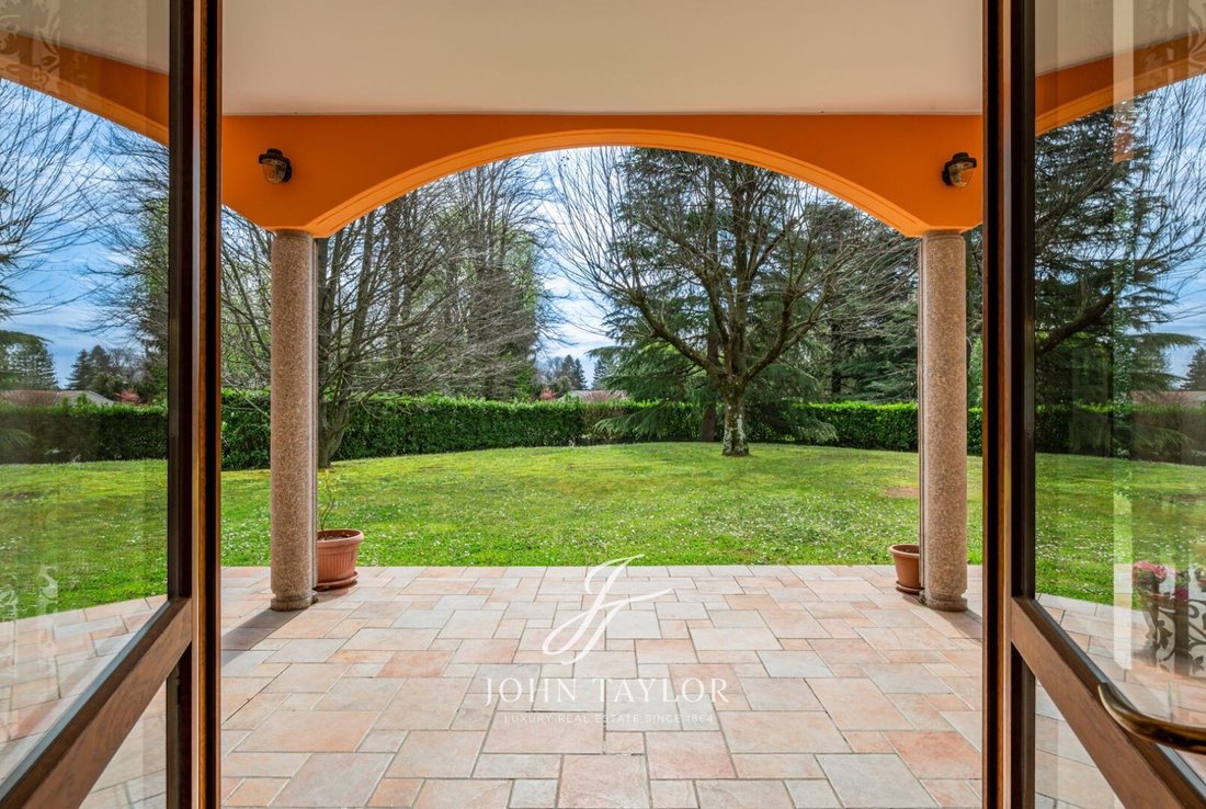 Villa in Carimate, Lombardy, Italy 2 - 18349258