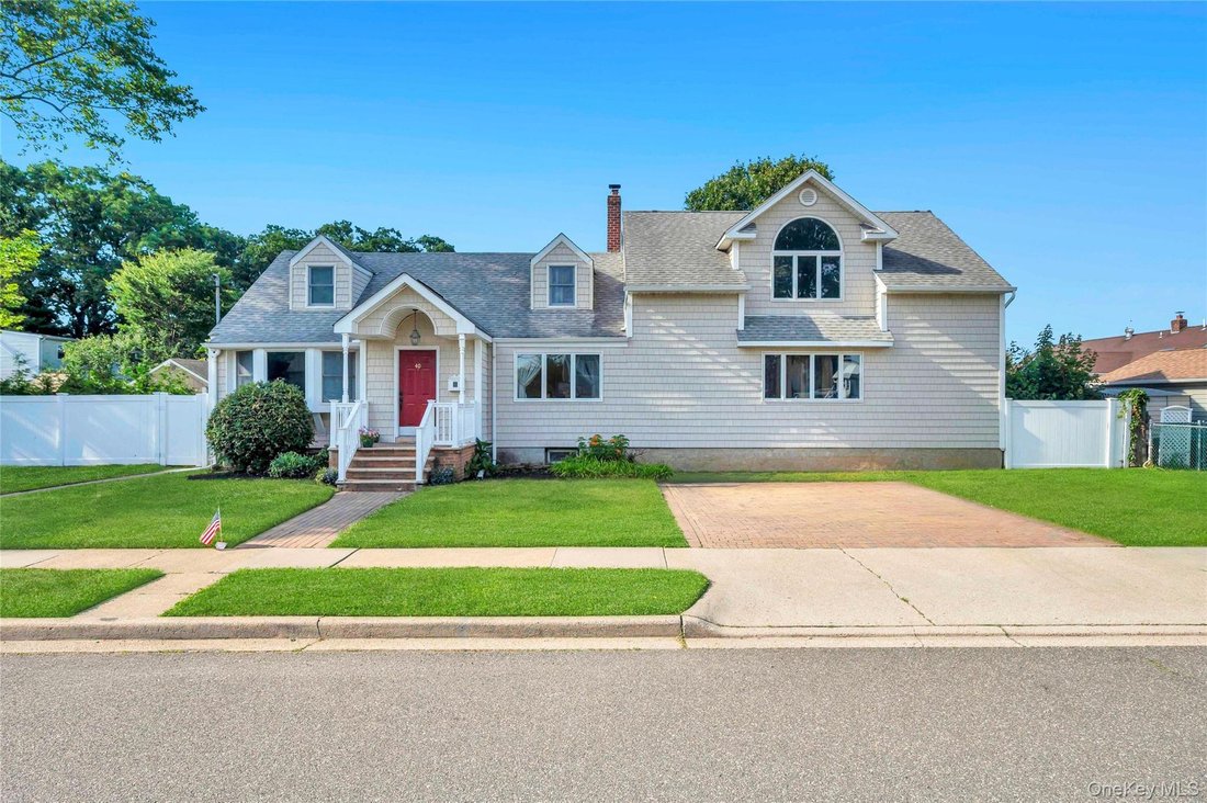 House in Bethpage, New York, United States 1 - 18349304