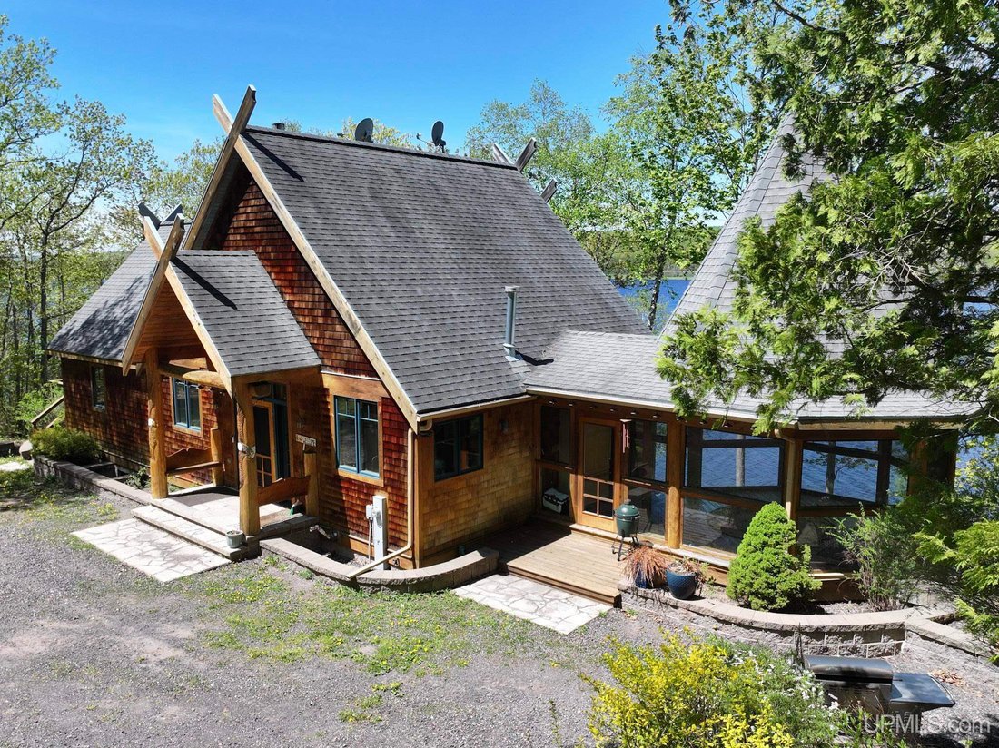 House in Hancock, Michigan, United States 4 - 18349583