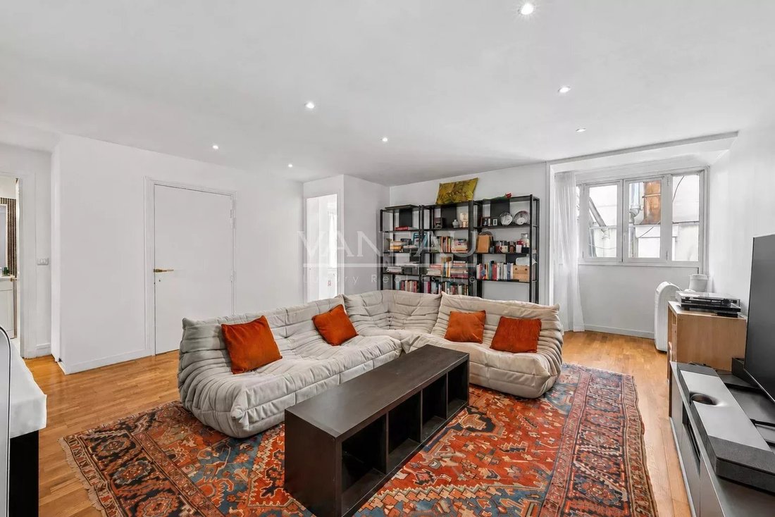 Apartment in Elysées-Madeleine, Paris 8e Arrondissement, Paris 4 - 18349697