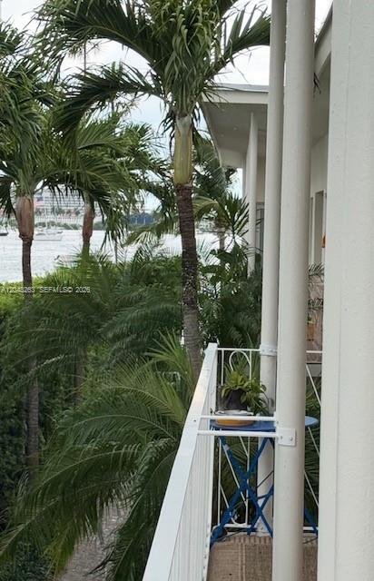 Miami Beach, Florida, United States 4 - 18348175