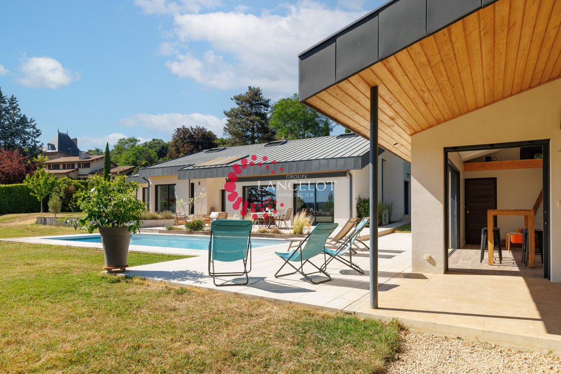 House in Sainte-Foy-lès-Lyon, Auvergne-Rhône-Alpes, France 4 - 18348083