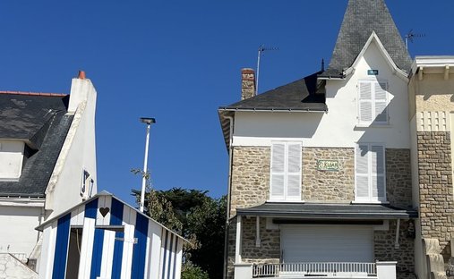 Villa in Kerguelen-Quehello Congard-Maison Rou, Larmor-Plage, France 1