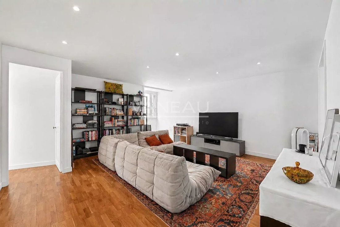 Apartment in Elysées-Madeleine, Paris 8e Arrondissement, Paris 5 - 18349697