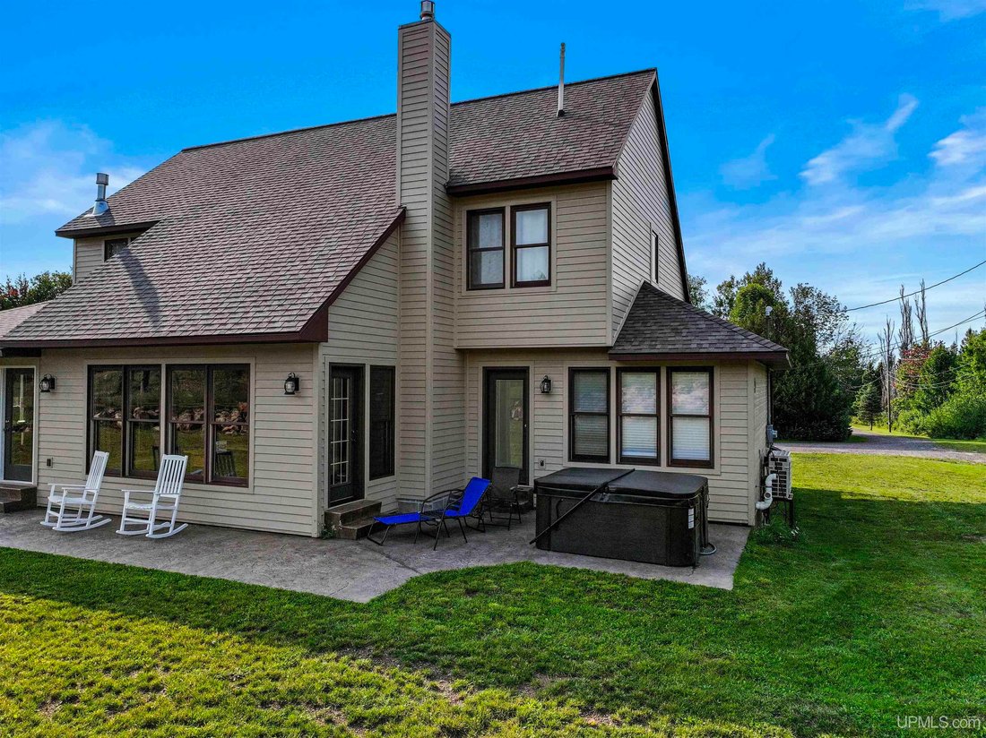 House in Houghton, Michigan, United States 5 - 18349579