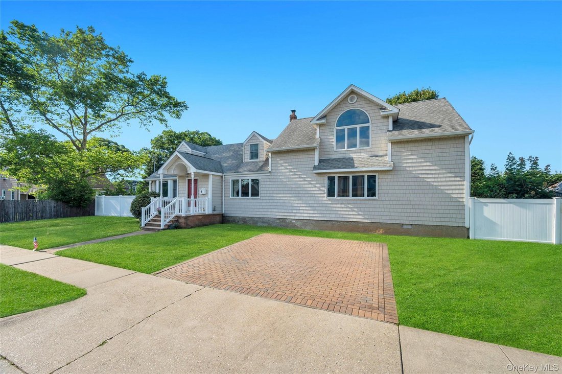 House in Bethpage, New York, United States 3 - 18349304