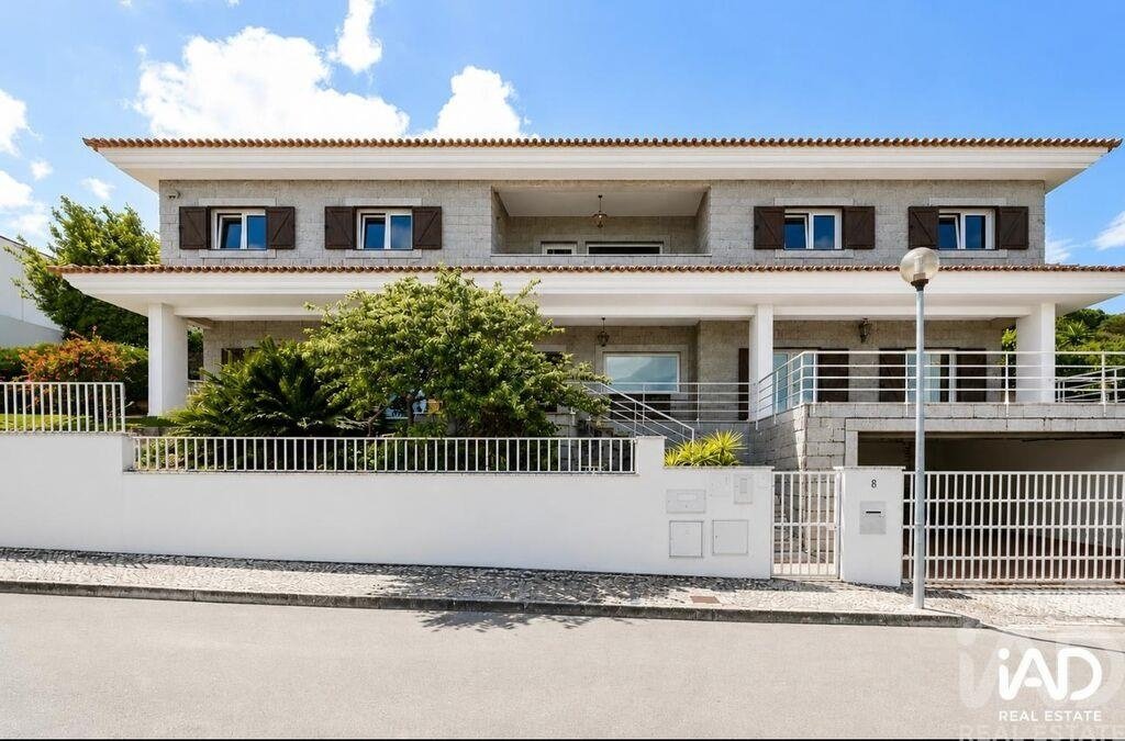 Townhouse in Barcarena, Lisbon, Portugal 2 - 17938360