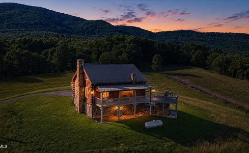 House in Tannersville, Virginia, United States 1
