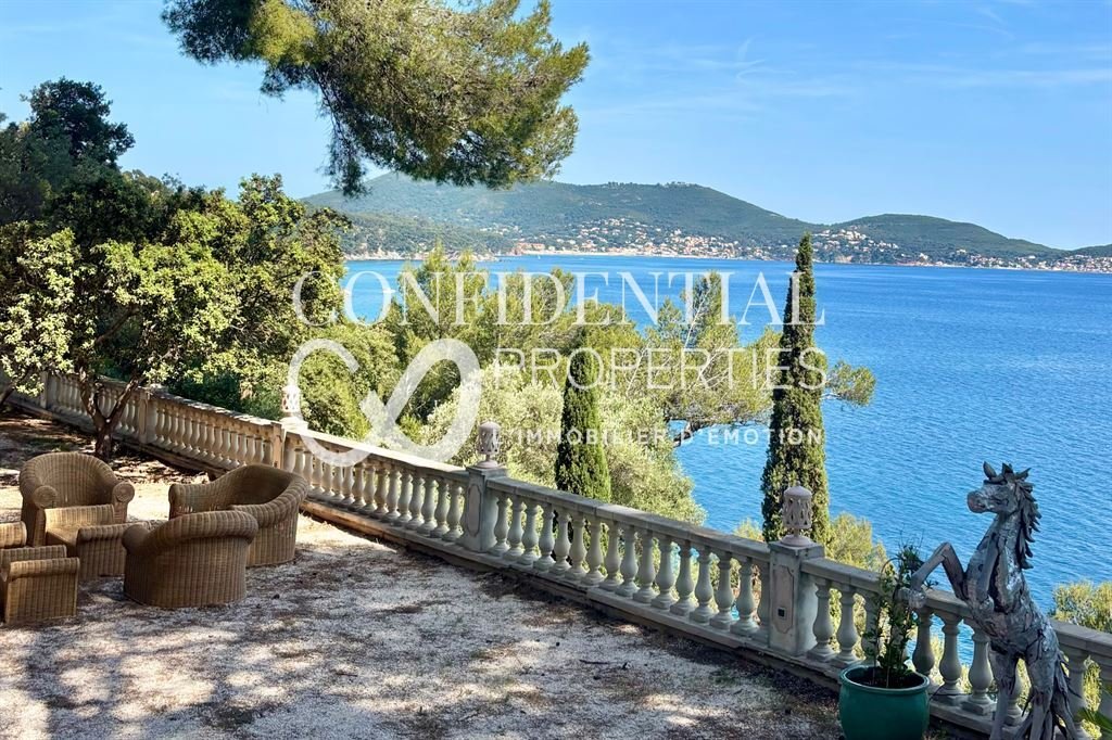 Estate in La Garde, Provence-Alpes-Côte d'Azur, France 1 - 18114666