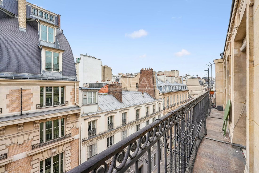 Apartment in Elysées-Madeleine, Paris 8e Arrondissement, Paris 2 - 18349697