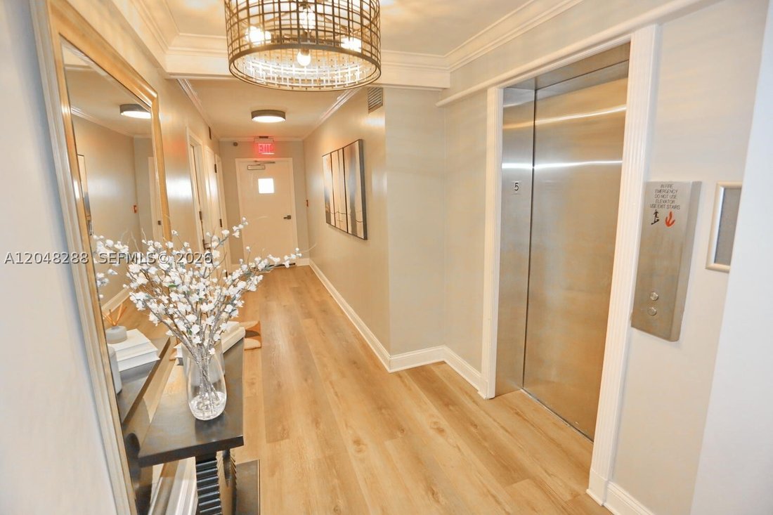Condo in Bal Harbour, Florida, United States 5 - 18349760