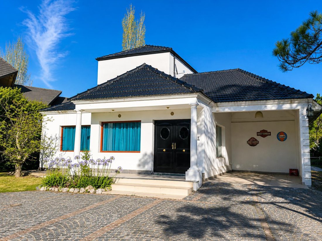 House in Esteban Echeverría, Buenos Aires Province, Argentina 2 - 18073344