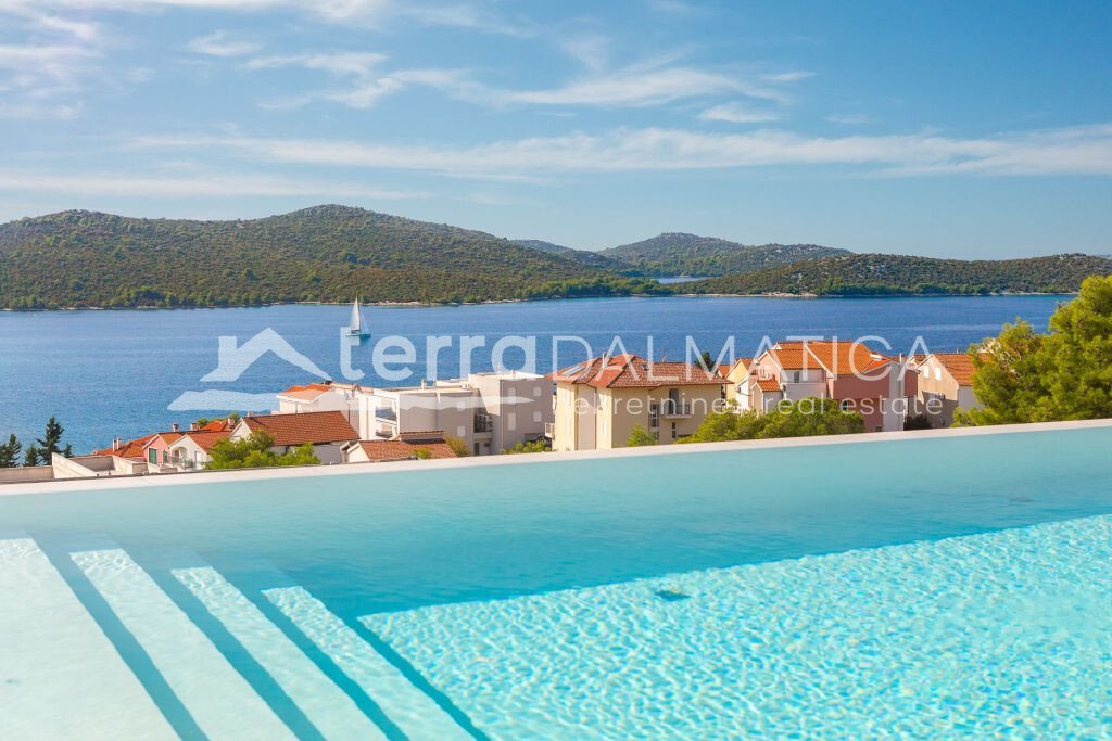 Villa in Zaboric, Sibenik-Knin County, Croatia 2 - 18349362