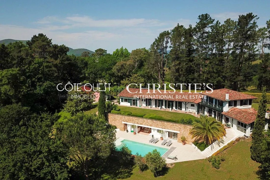 Villa in Mendi-Choko-Karrikatxar-Olhette, Urrugne, France 2 - 15465794