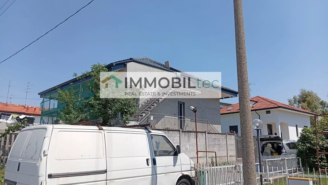 Apartment in Saronno, Lombardy, Italy 1 - 17602602