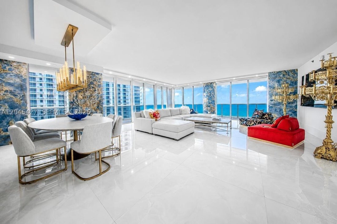 Condo in Hallandale Beach, Florida, United States 1 - 18349740