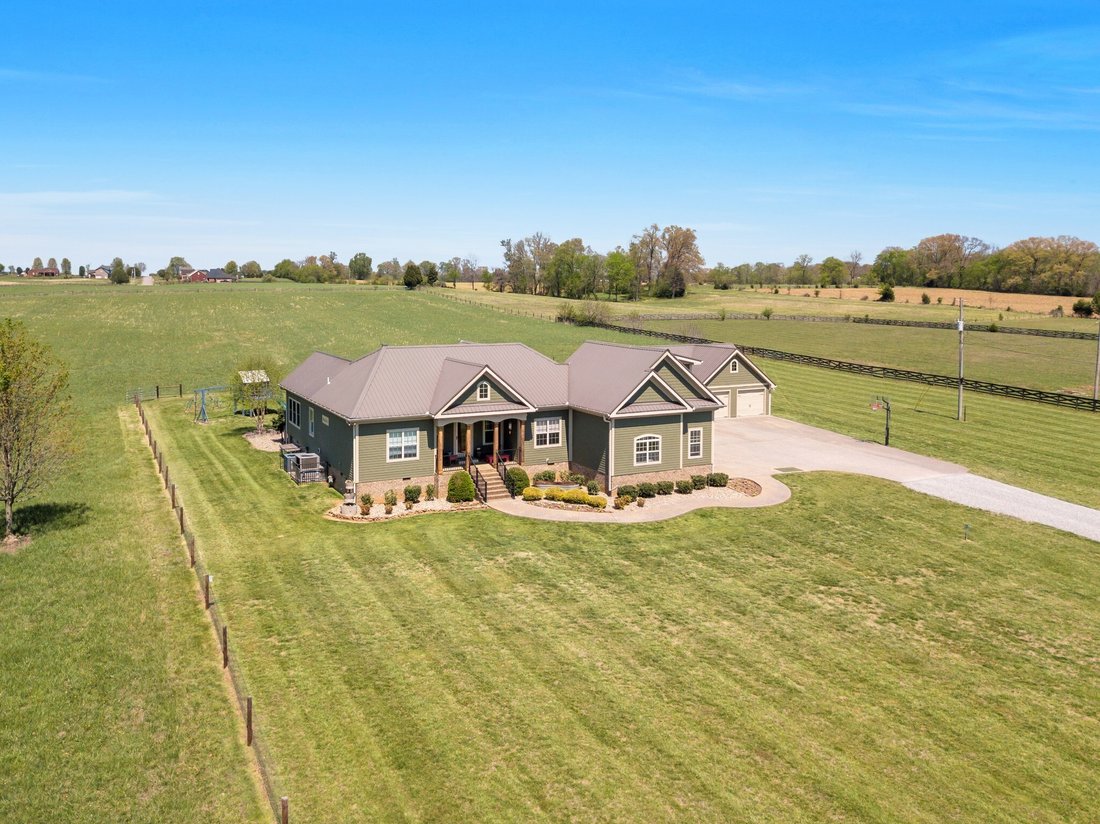 House in Cedar Hill, Tennessee, United States 1 - 18350031