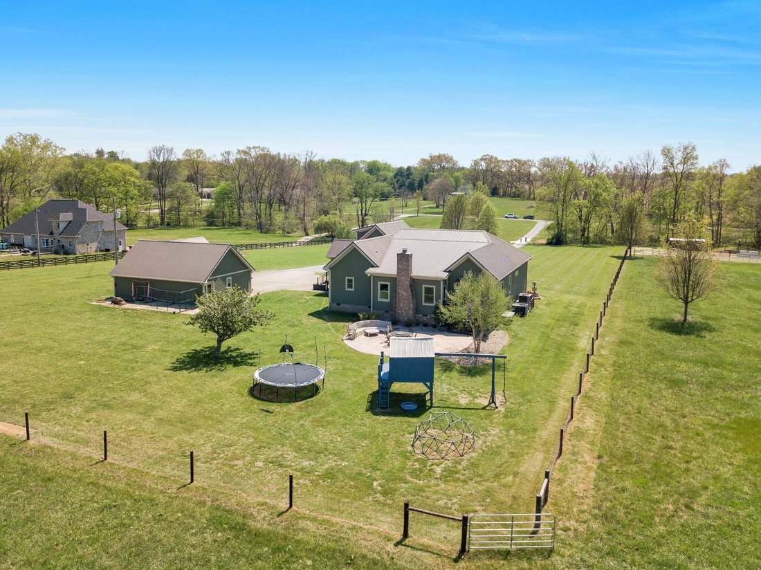 House in Cedar Hill, Tennessee, United States 4 - 18350031