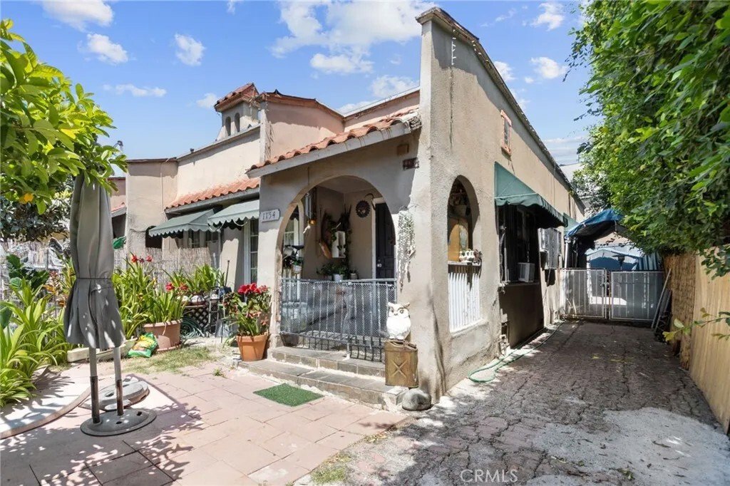Los Angeles, California, United States 2 - 18350108