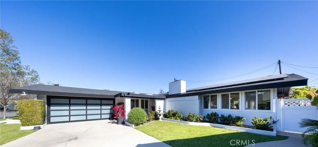 Condo in Los Alamitos, California, United States 2 - 18350068