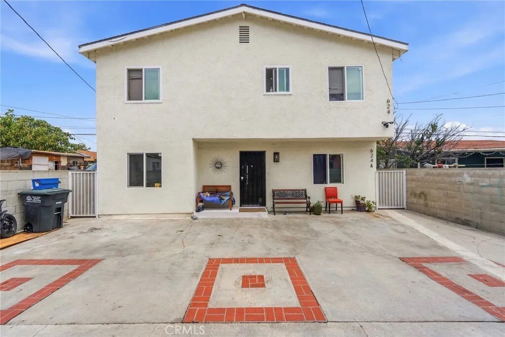 East Los Angeles, California, United States 5 - 18350088