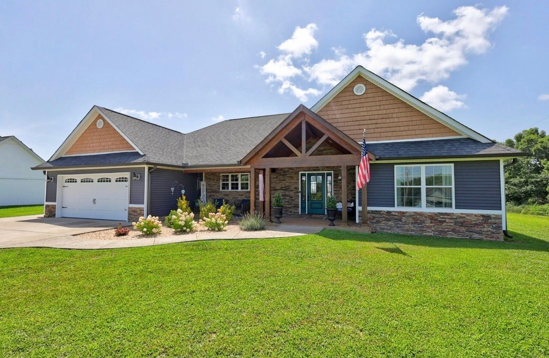 House in Bon Aqua, Tennessee, United States 1 - 18349935