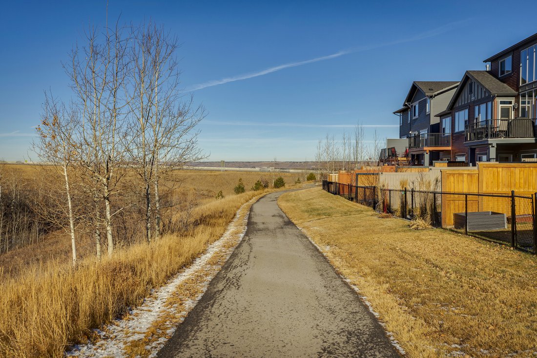 Calgary, Alberta, Canada 4 - 18349980