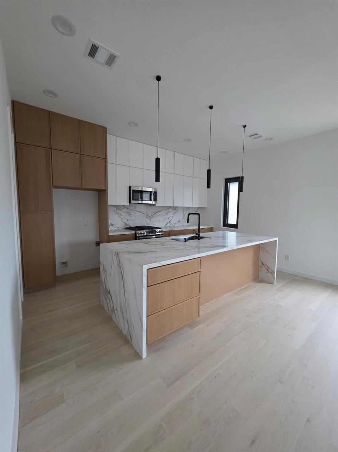 House in Houston, Texas, United States 3 - 18350254