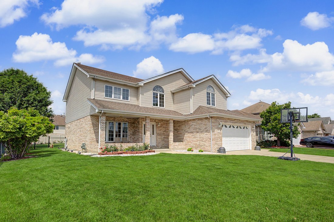House in Burbank, Illinois, United States 1 - 18350080