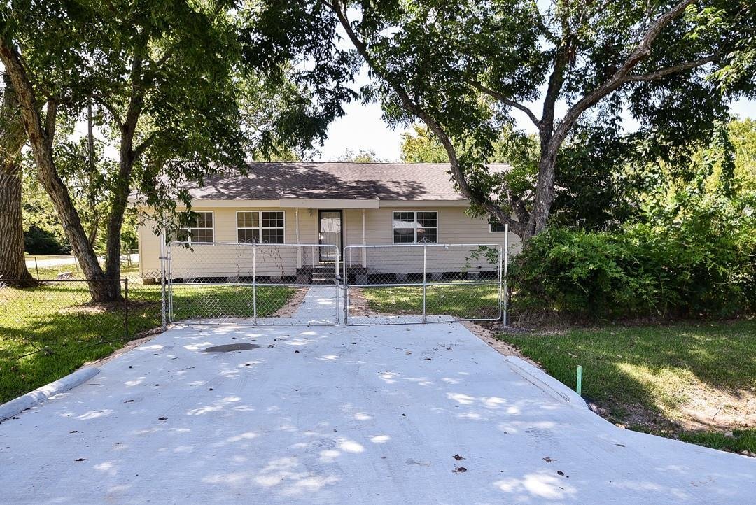 Apartment in Bacliff, Texas, United States 3 - 18350228