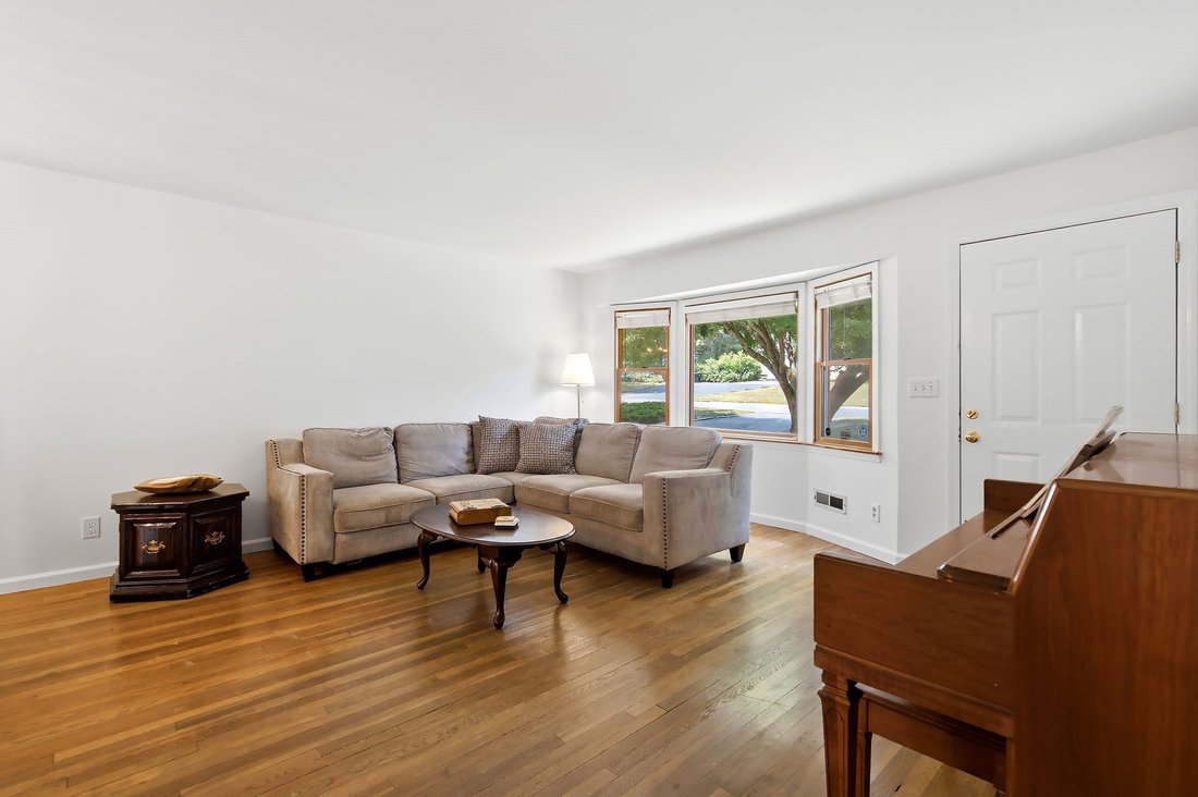 House in North Middletown, New Jersey, United States 4 - 18350210