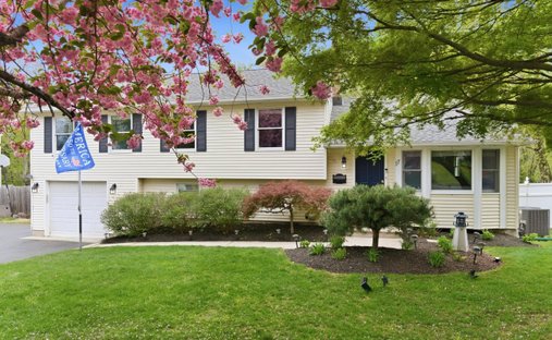 House in North Middletown, New Jersey, United States 1