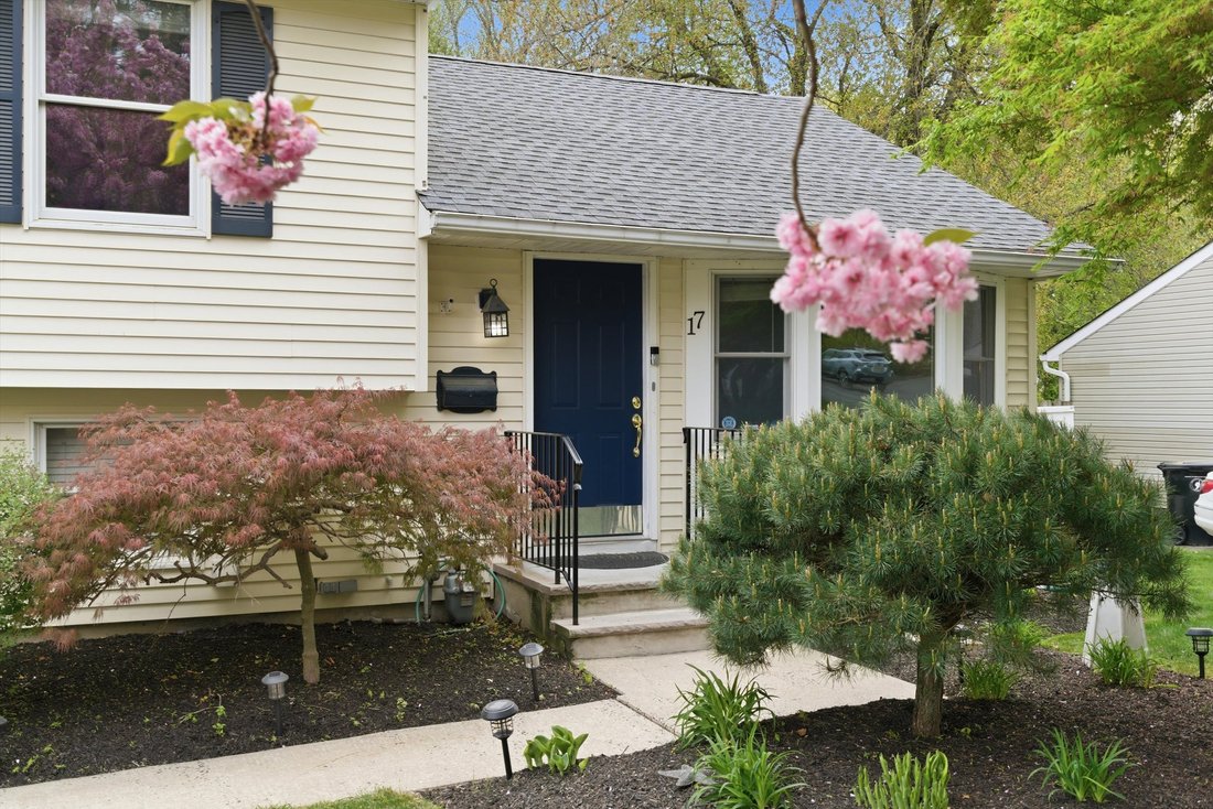 House in North Middletown, New Jersey, United States 3 - 18350210