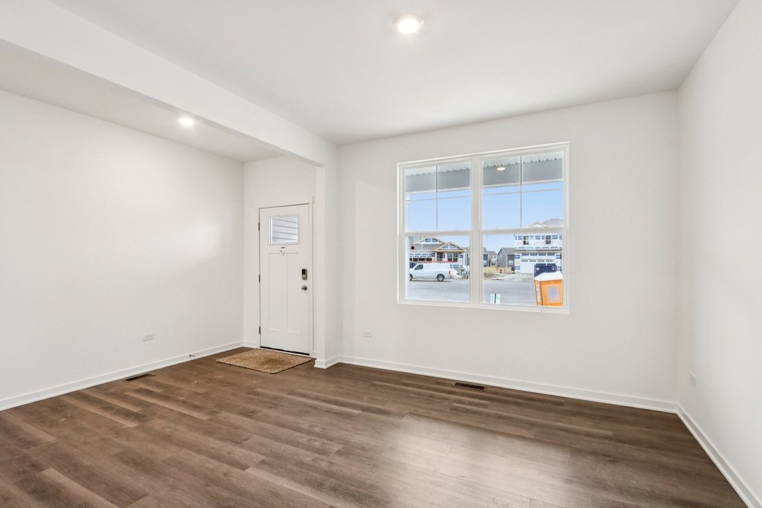 House in Aurora, Illinois, United States 2 - 18350056