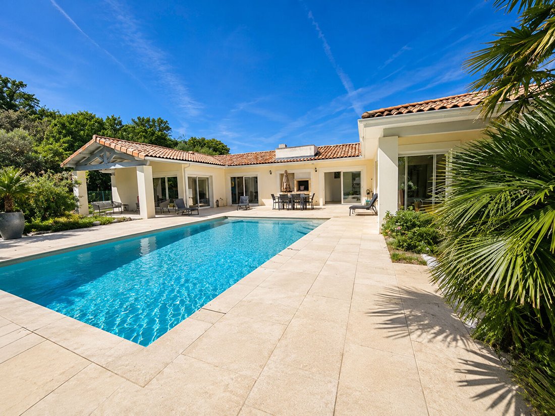 Villa in Marsac-sur-l'Isle, Nouvelle-Aquitaine, France 1 - 18350275