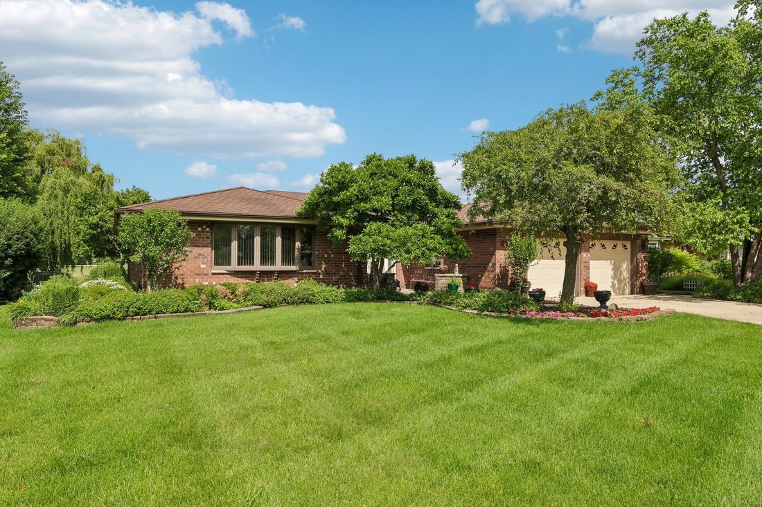 House in Schaumburg, Illinois, United States 2 - 18350067