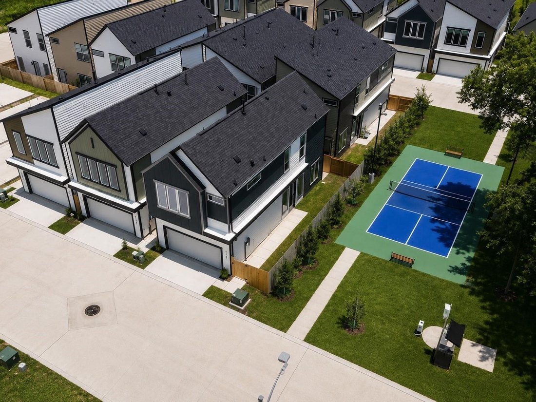Houston, Texas, United States 3 - 18275030
